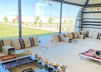 استراحة بمسطح اخضر ومجالس