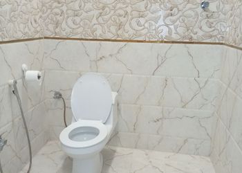 شاليه بألعاب مائية ومسطح اخضر