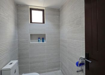 استديو بسريرين مفردة و أثاث مريح