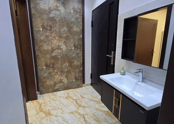 استديو بسريرين مفردة و أثاث مريح