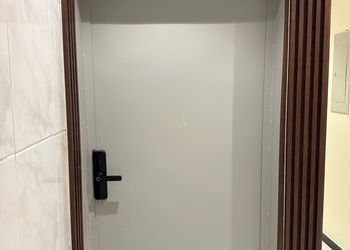 استديو بسرير ماستر وجلسة جانبية 
