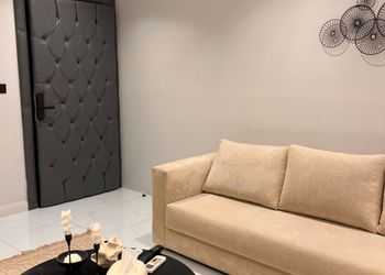 شقة بغرفة معيشة وغرفة نوم 