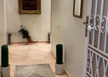 شقة بغرفتين نوم وصالة