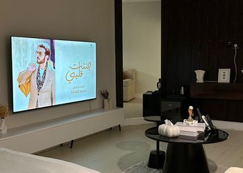 استديو بتصميم هادئ وسرير مريح 