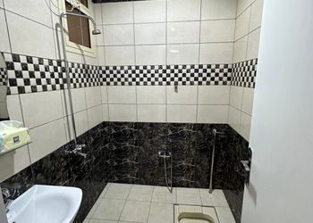 استديو بسرير ماستر وجلسة جانبية