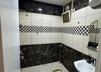 استديو بسرير ماستر وجلسة جانبية