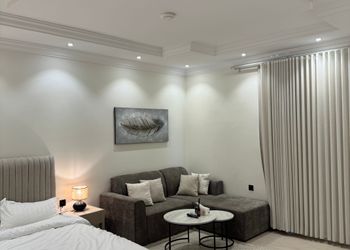 استديو بدخول ذاتي وسرير مريح 