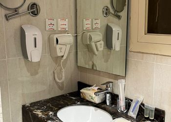 غرفة بأجواء دافئة ومريحة 