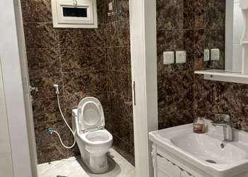 شقة باربع غرف نوم وصالة