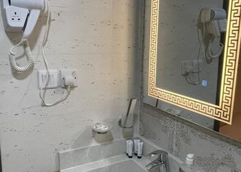 شقة بدخول ذاتي وغرفة نوم مريحة 