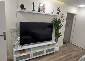 استديو بسرير ماستر وجلسة مريحة 