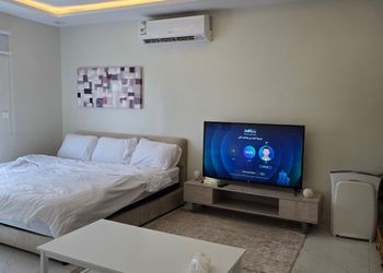استديو بسرير ماستر وجلسة 