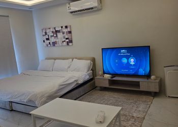 استديو بسرير ماستر وجلسة 