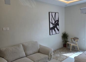استديو بسرير ماستر وجلسة 