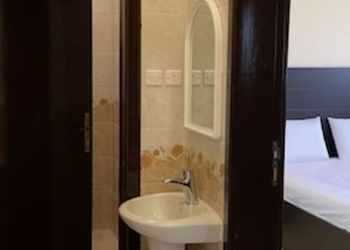 شقة بصالة 
