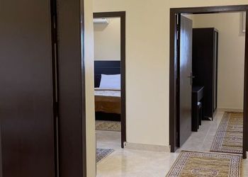 شقة بصالة 