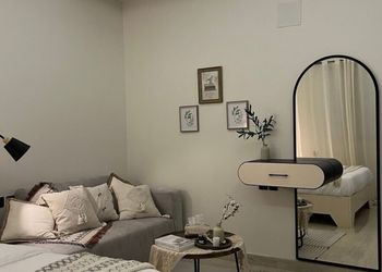 استديو بتصميم أنيق وسرير مريح