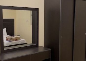 شقة بغرفة معيشة وغرفتين نوم 