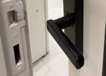 استديو بسرير ماستر وجلسة جانبية 