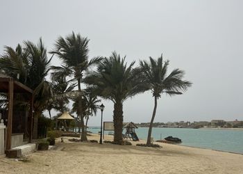 شاليه باطلاله على البحر
