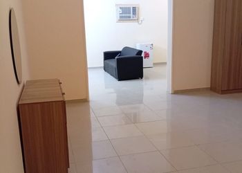 استديو بسرير ماستر وجلسة مريحة 