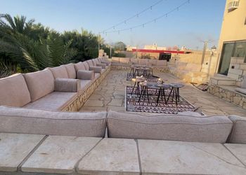 مزرعة بمجالس واسعة وأجواء ممتعة