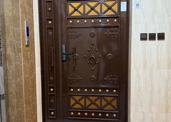 شقة بصالة مريحة وغرفتين نوم 