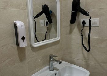 شقة بغرفتين نوم وصالة