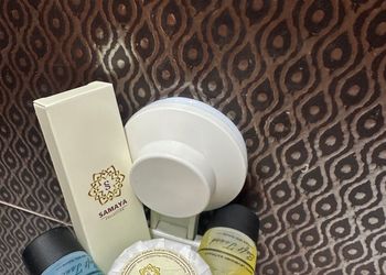 استديو بسرير مفرد وأثاث مريح 