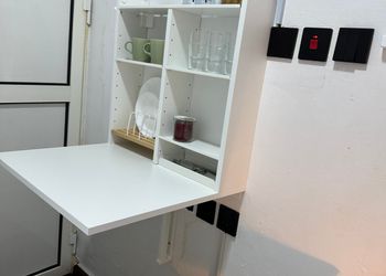 استديو بسرير مفرد وأثاث مريح 