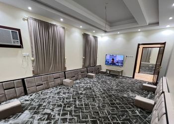 فيلا بمجالس واسعة وغرفتين نوم 