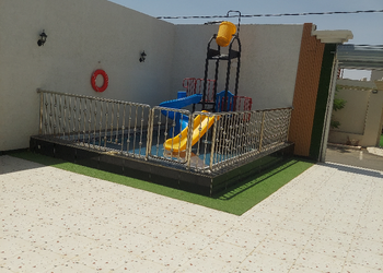 شاليه بمجلس وجلسة خارجية 