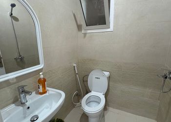 استديو بسرير ماستر وجلسة جانبية