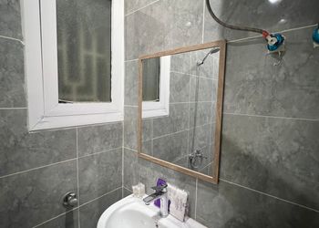 استديو بسرير ماستر وجلسة جانبية