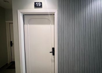 استديو بسرير ماستر وجلسة جانبية