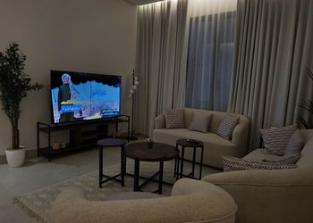 شقة بغرفتين نوم وصالة 