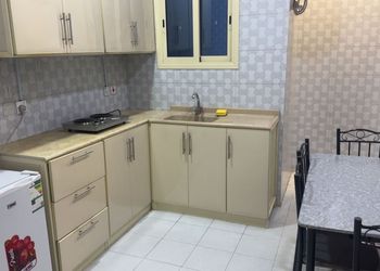 استديو بأثاث مريح وبسيط 