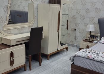 شاليه بمسطح اخضر وجلسة خارجية 