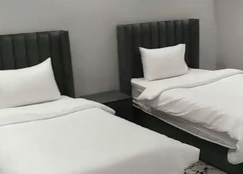 شقة بغرفة جلوس وغرفتين نوم 