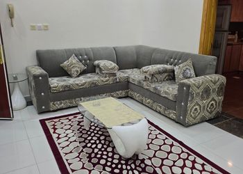 شقة بغرفتين نوم وصالة 