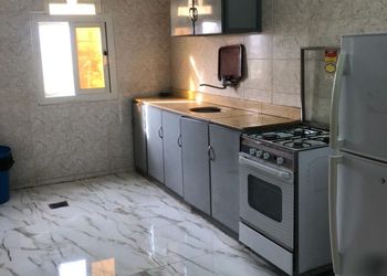 شقة بغرفة معيشة وغرفتين نوم 