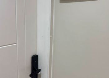 استديو بسرير ماستر وجلسة جانبية