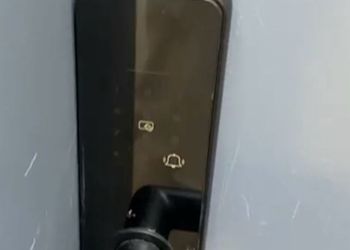 استديو بسرير ماستر وجلسة جانبية