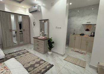 استديو بثلاث اسره فردية