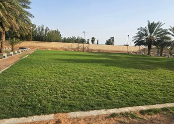 استراحة بمجلس وفناء خارجي 