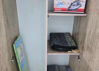 شقة بثلاث غرف نوم وصالة جلوس