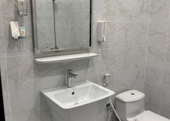 استديو بأثاث مريح وبسيط 