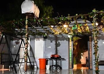 استراحة بألعاب أطفال وجلسة خارجية 