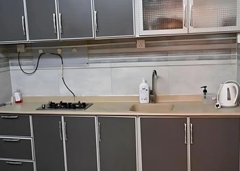 استراحة بألعاب أطفال وجلسة خارجية 