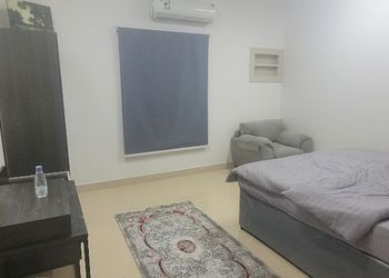 شقة باربع غرف نوم وصالة